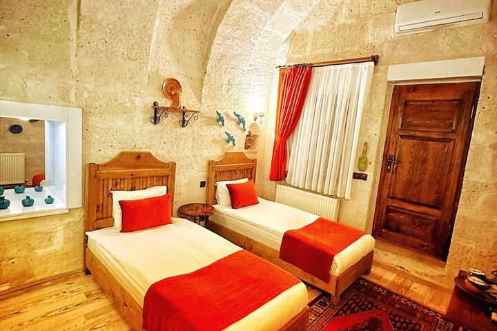 Room 26 of 108