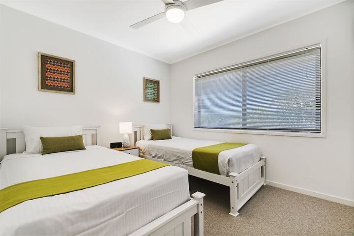 Room 4 of 138