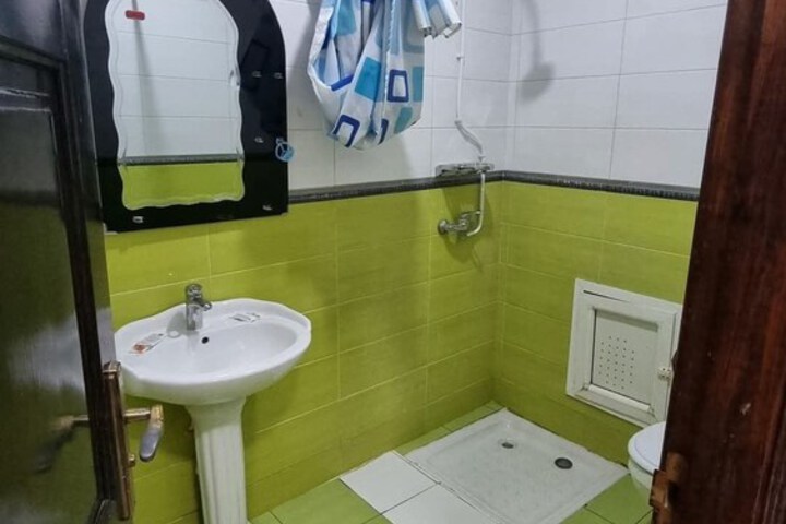 Room 8 of 12