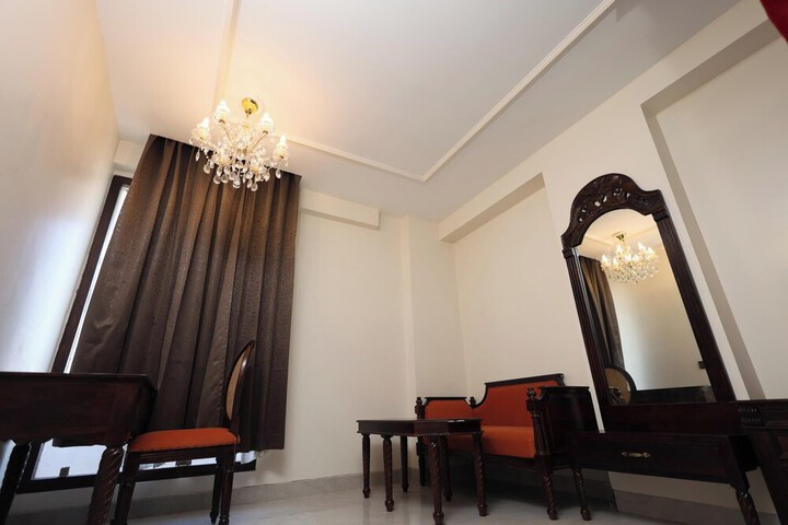 Room 80 of 136
