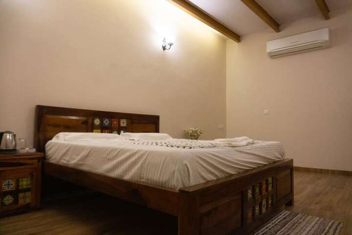 Room 7 of 22