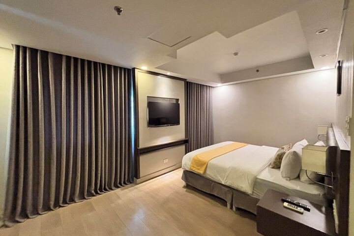 Room 11 of 39