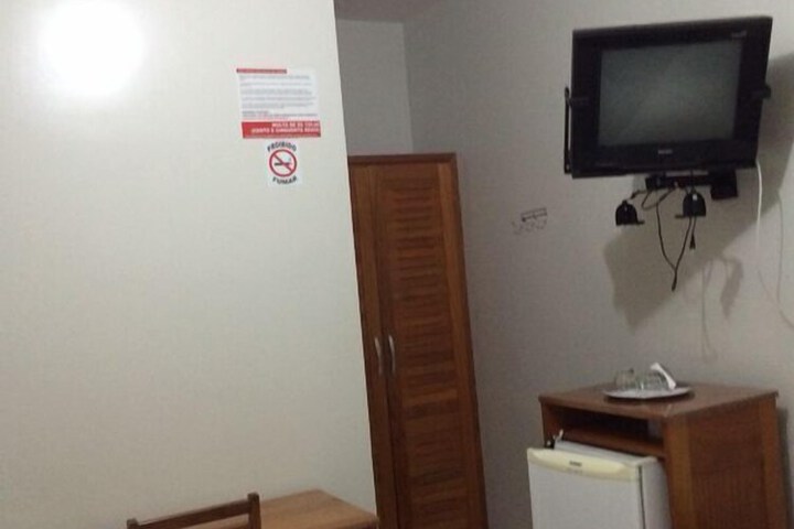 Room 17 of 37