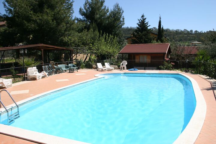 Pool 16 of 30