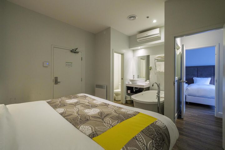 Room 4 of 69