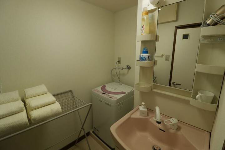 Room 13 of 19