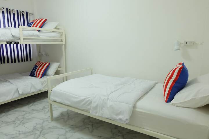 Room 22 of 37