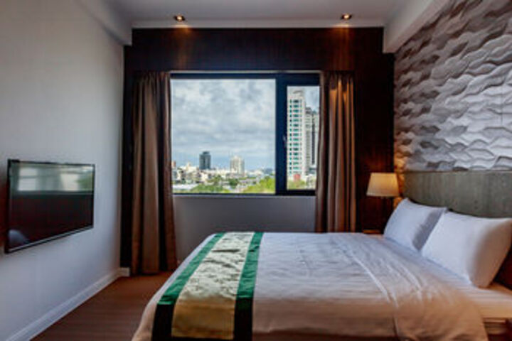 Room 10 of 36