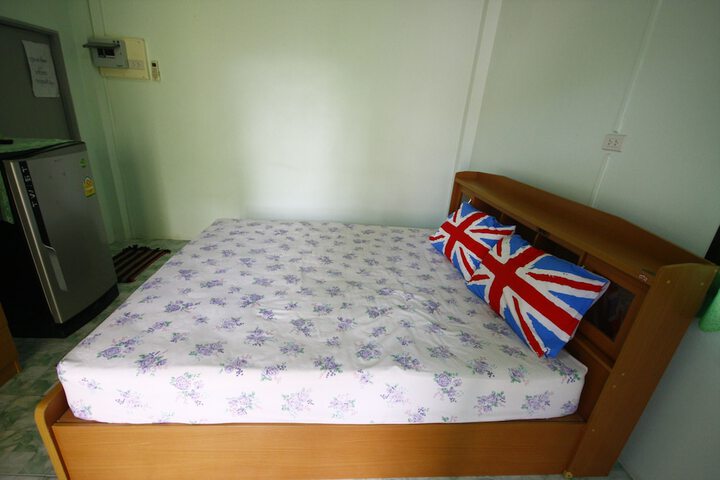 Room 2 of 69