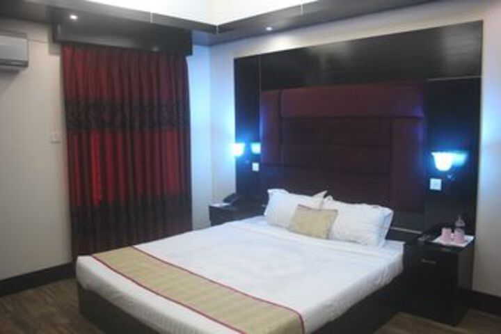 Room 17 of 57