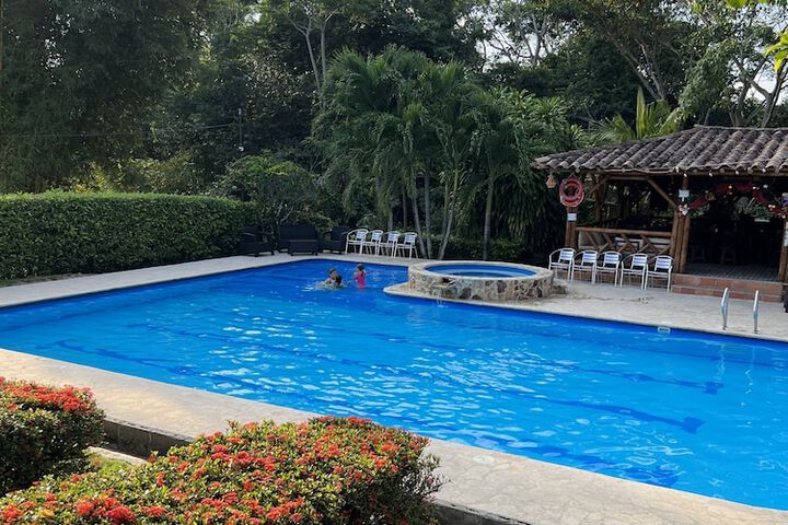 Pool 25 of 40
