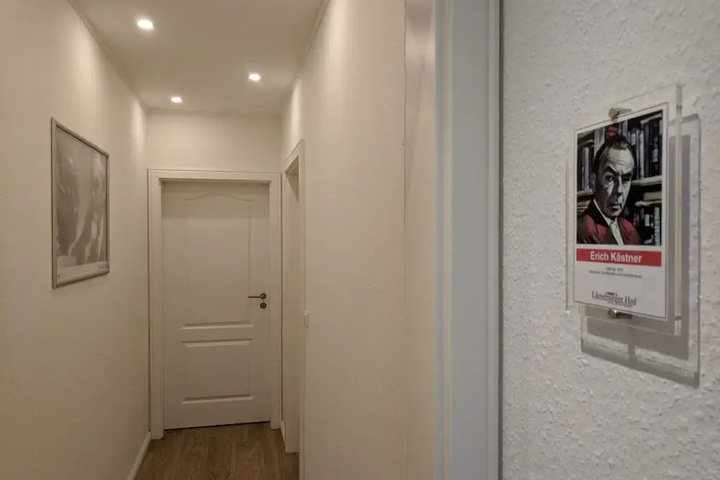 hotel_rooms