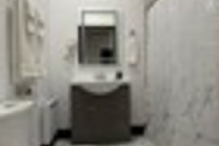 Room 107 of 165
