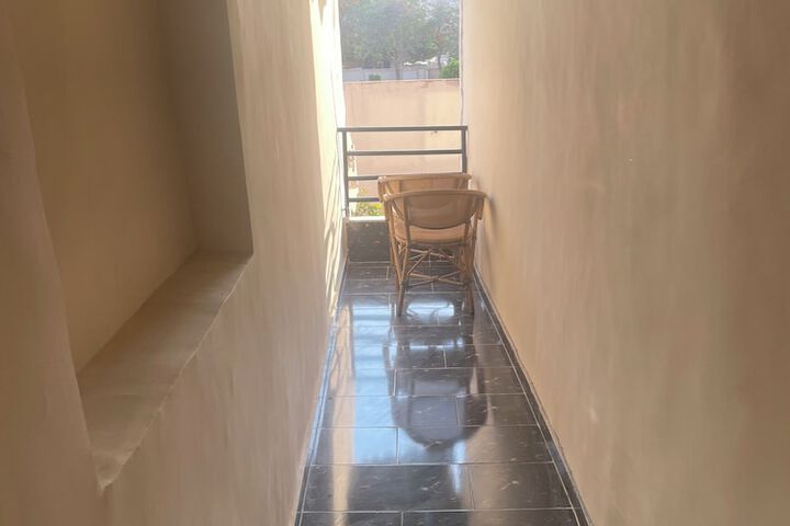 Room 42 of 196