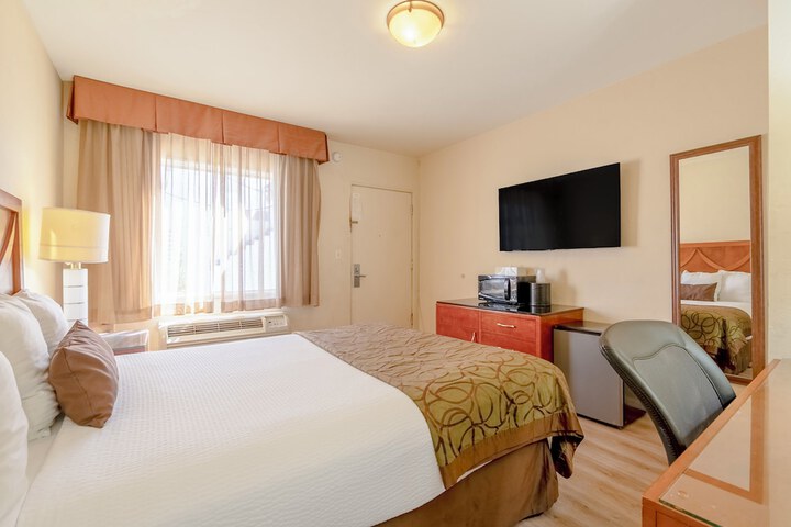 Room 48 of 77