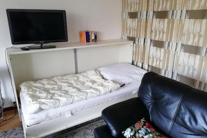 Room 2 of 12