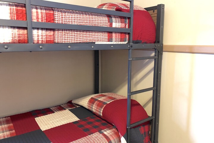 Room 20 of 259