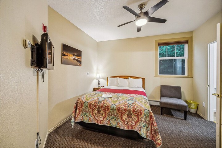 Room 44 of 118