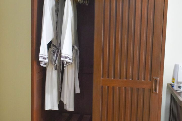 Room 14 of 94