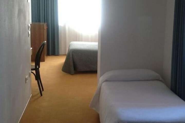 Room 12 of 43