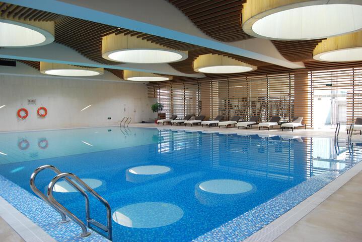 Hotel with Pool