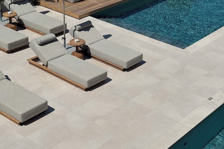 Sundeck 110 of 121