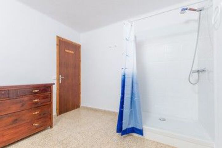 Room 2 of 11