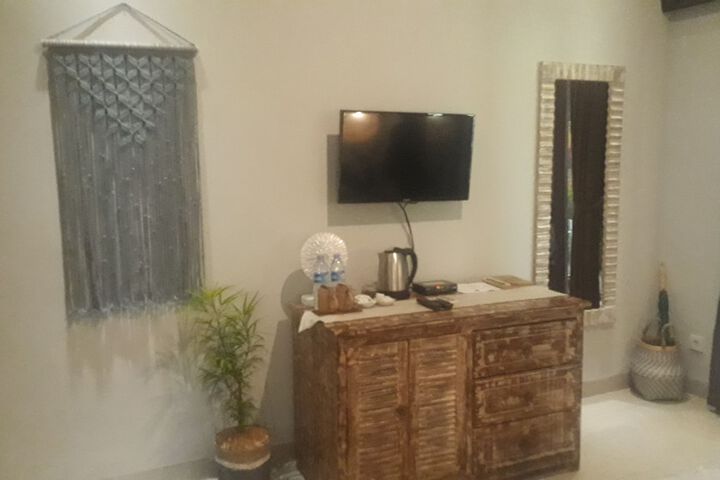 Room 8 of 108