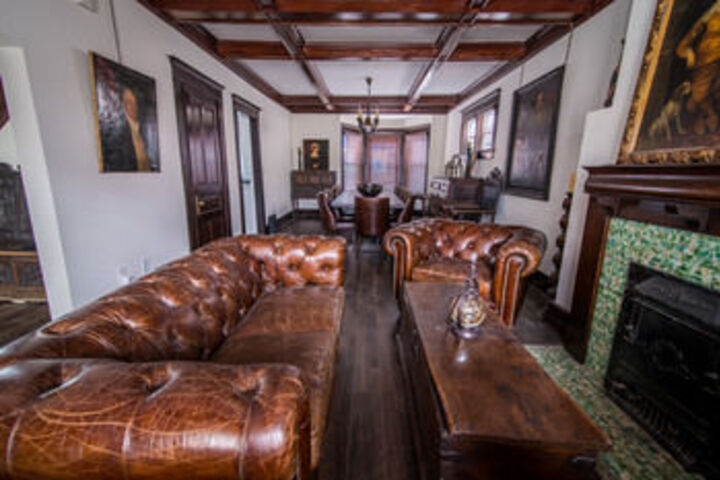 Room 9 of 9