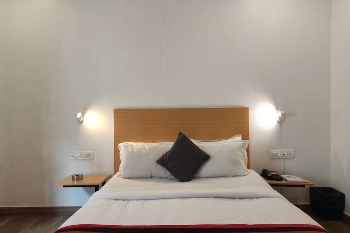 Room 10 of 29