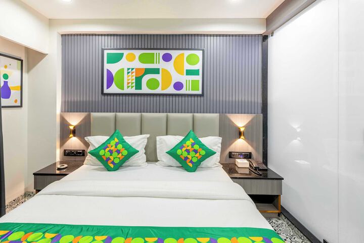 Room 16 of 30