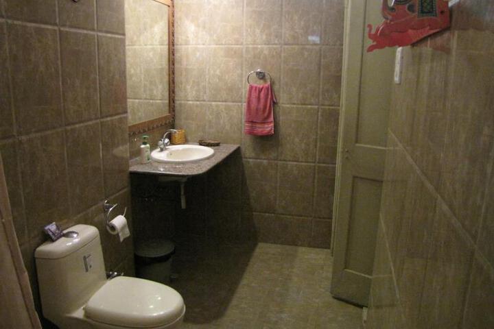 Room 1 of 5
