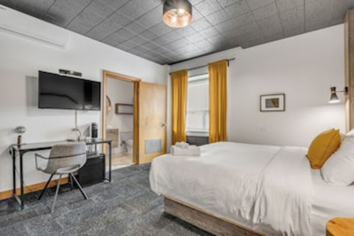Room 46 of 147