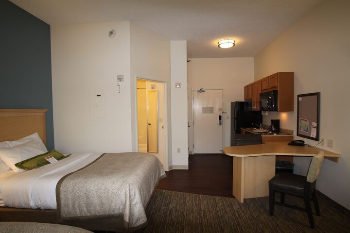 1 Queen Studio Suite (27 of 42)