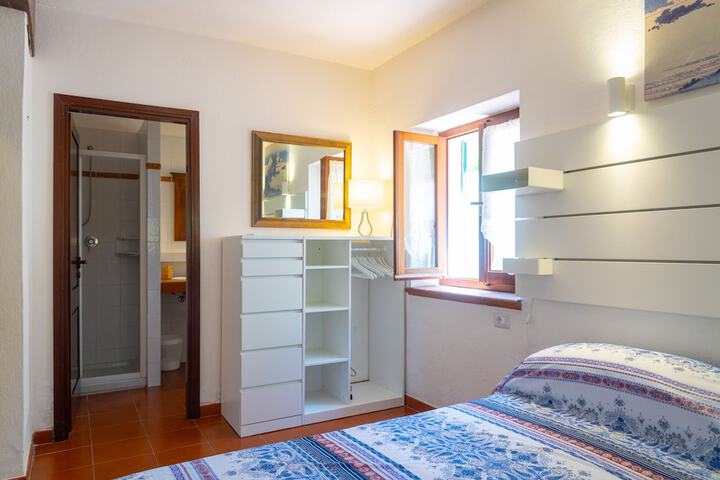 Room 2 of 12