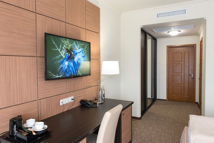 Room 27 of 78