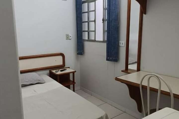 Room 6 of 34