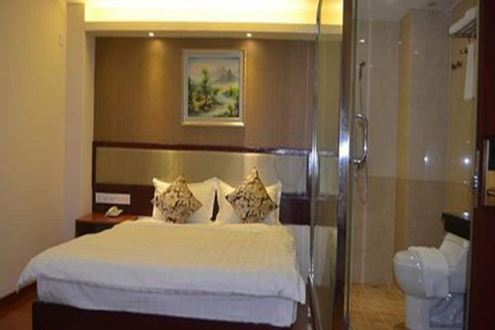 Room 8 of 31