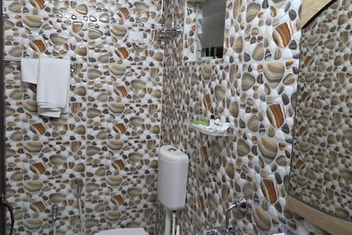 Room 8 of 15