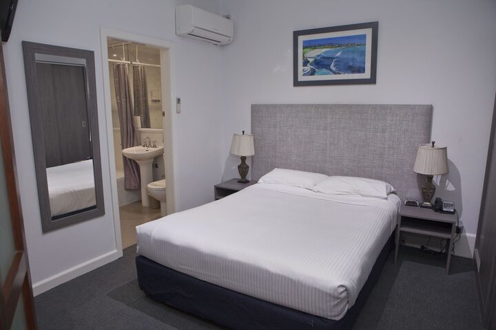 Room 5 of 60
