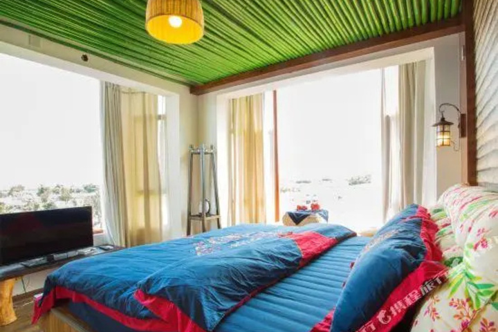 Room 2 of 4