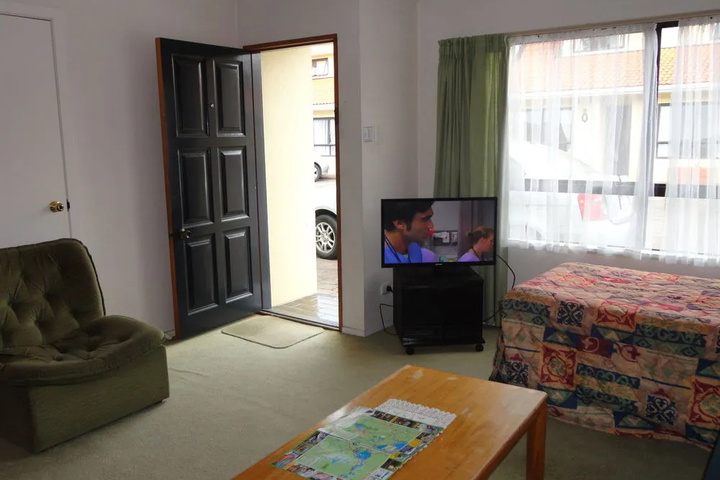Room 4 of 19