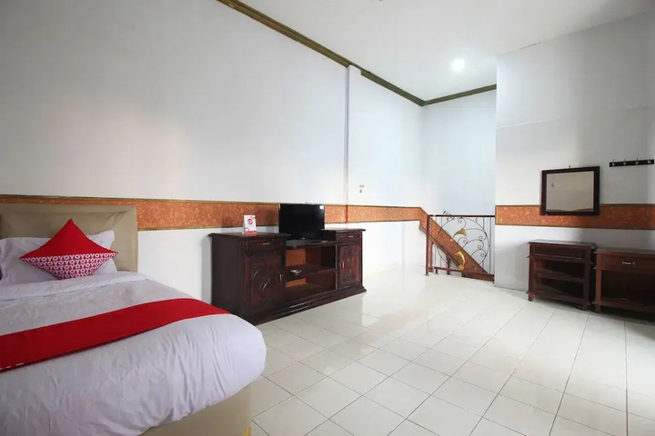Room 3 of 13