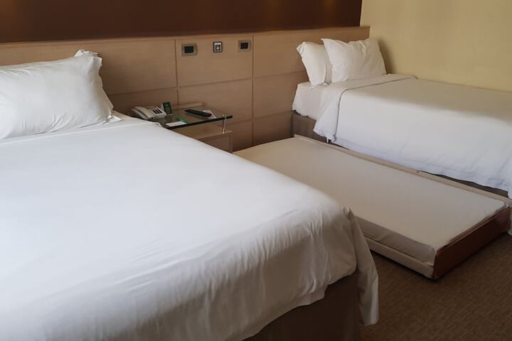 Room 17 of 60