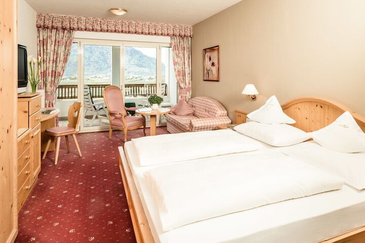Room 10 of 48