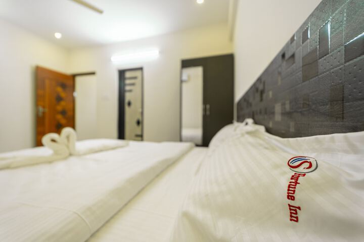 Room 6 of 17