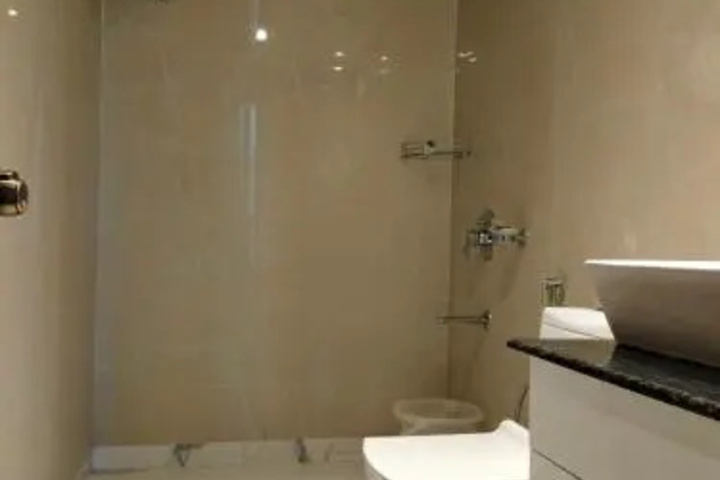 Room 8 of 27