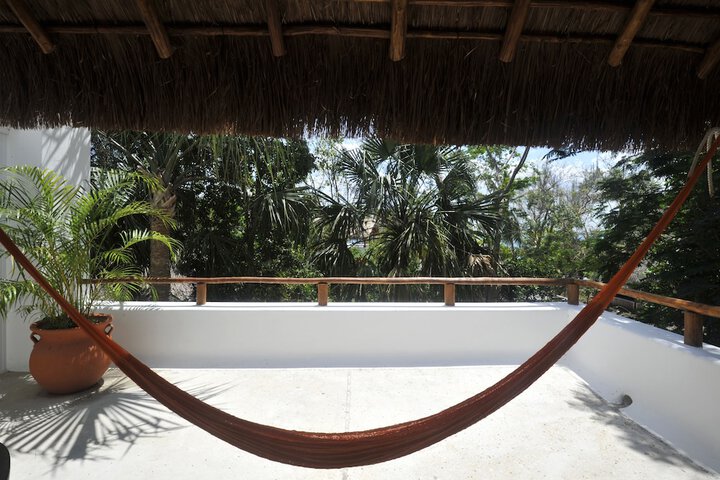 Hotel Exterior 128 of 130