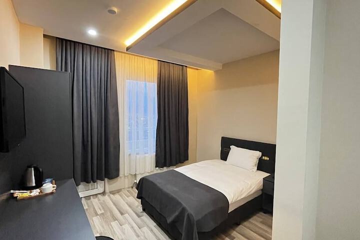 Room 21 of 53