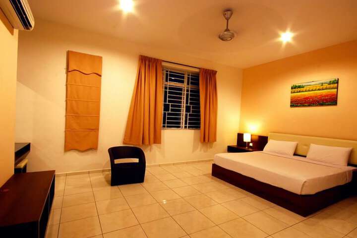 Room 8 of 30